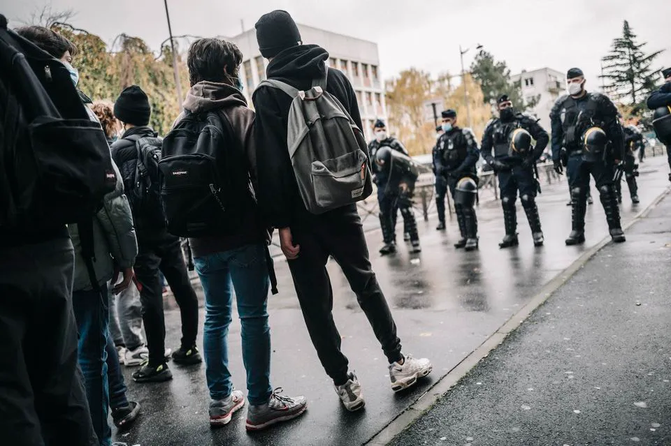 Face à la répression: solidarité avec les lycéen•nes et les profs!