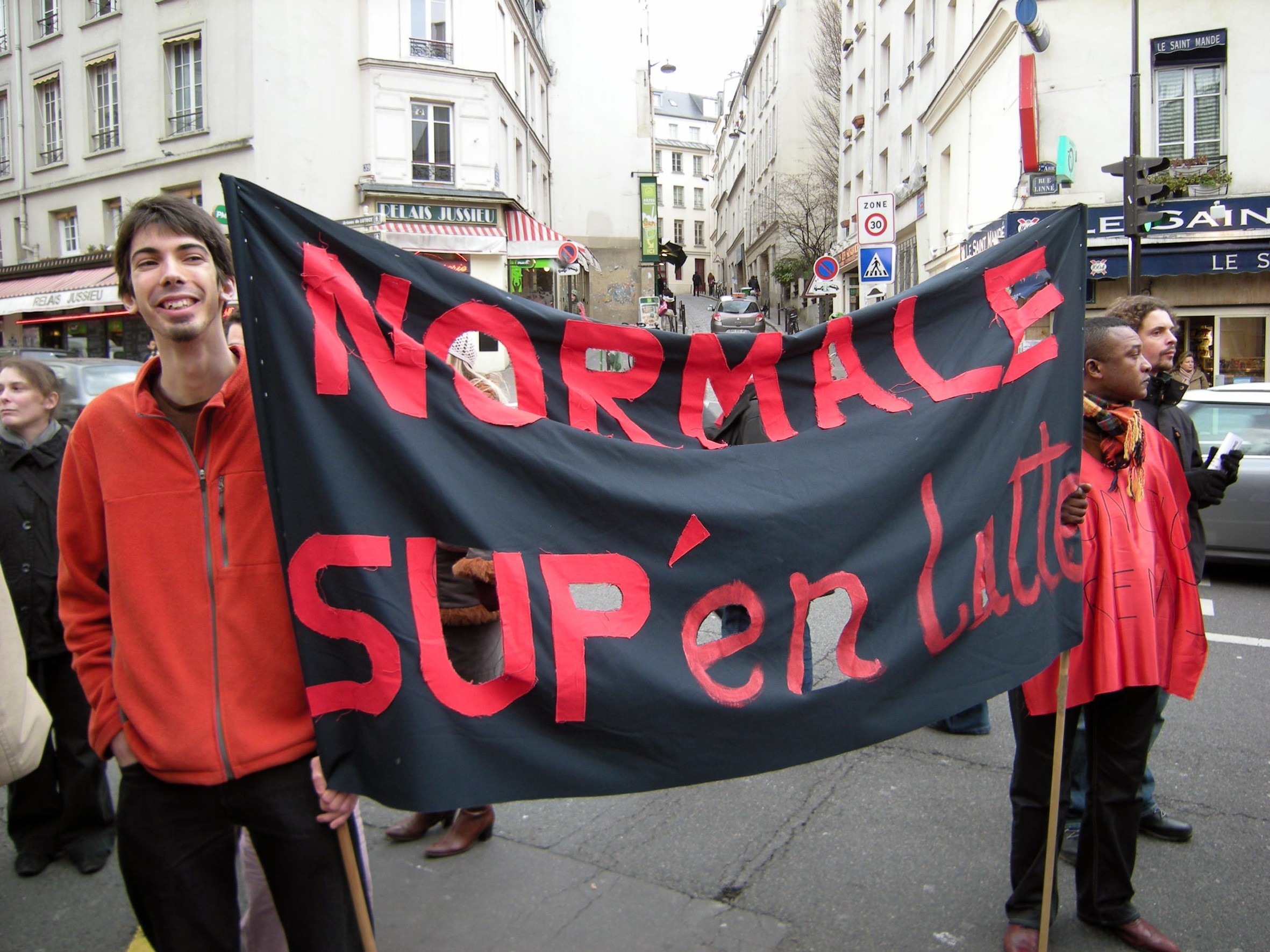 Victoire au CNESER d'élèves syndicalistes contre la direction de l'ENS.