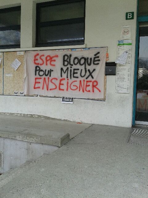 Les étudiant-e-s de l’ESPE Grenoble mènent une lutte et bloquent le bâtiment pour de meilleures conditions de travail et d’études !