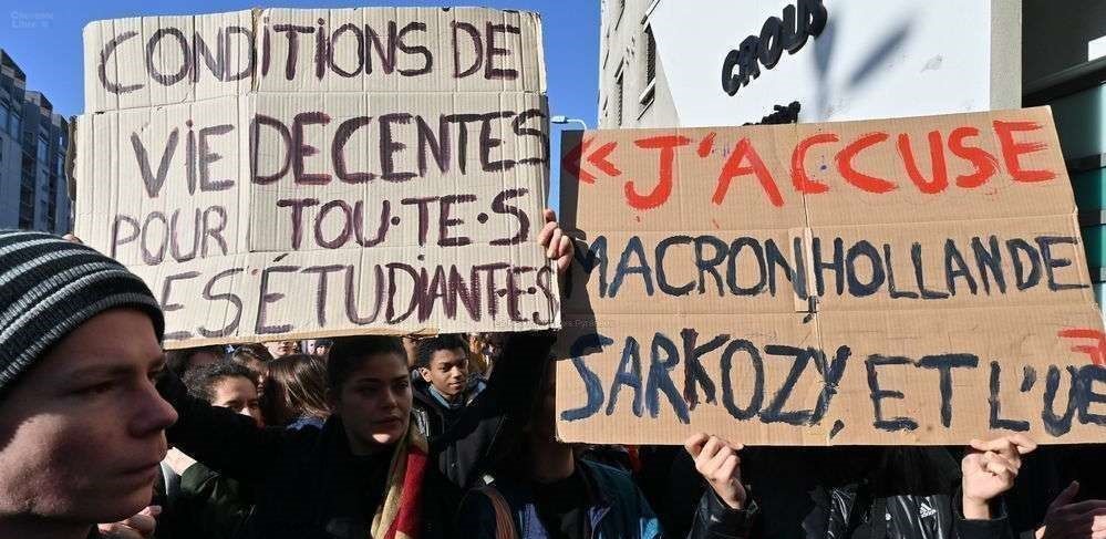 [Communiqué] Un an après, la précarité étudiante tue toujours !