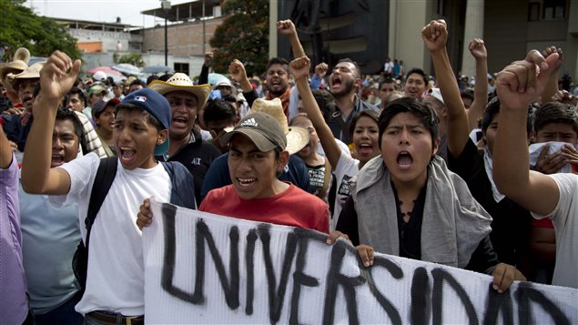 Solidarité et colère face au massacre d´étudiant-e-s manifestant-e-s au Mexique !