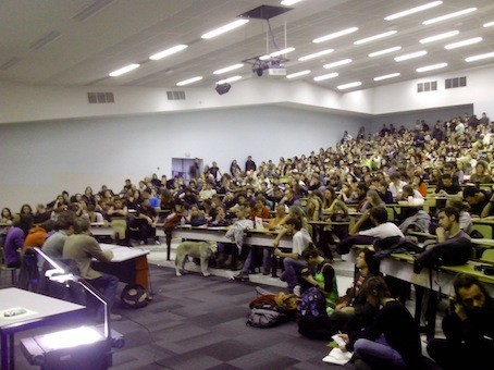 Poursuivons la mobilisation : Du fric pour les facs, les lycées et la biodiversité, pas pour les flics ni pour l'armée !