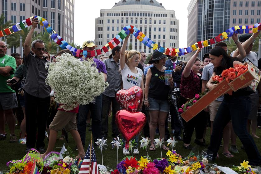 Toutes et Tous uni-e-s contre les LGBTIphobie et le racisme !  Riposte radicale !
